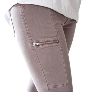 Stylish Mauve Skinny Pants with Zipper Detail